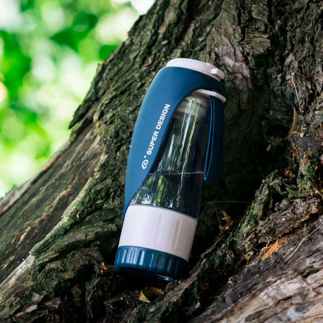 Hundeflasche mit aufklappbarem Napf