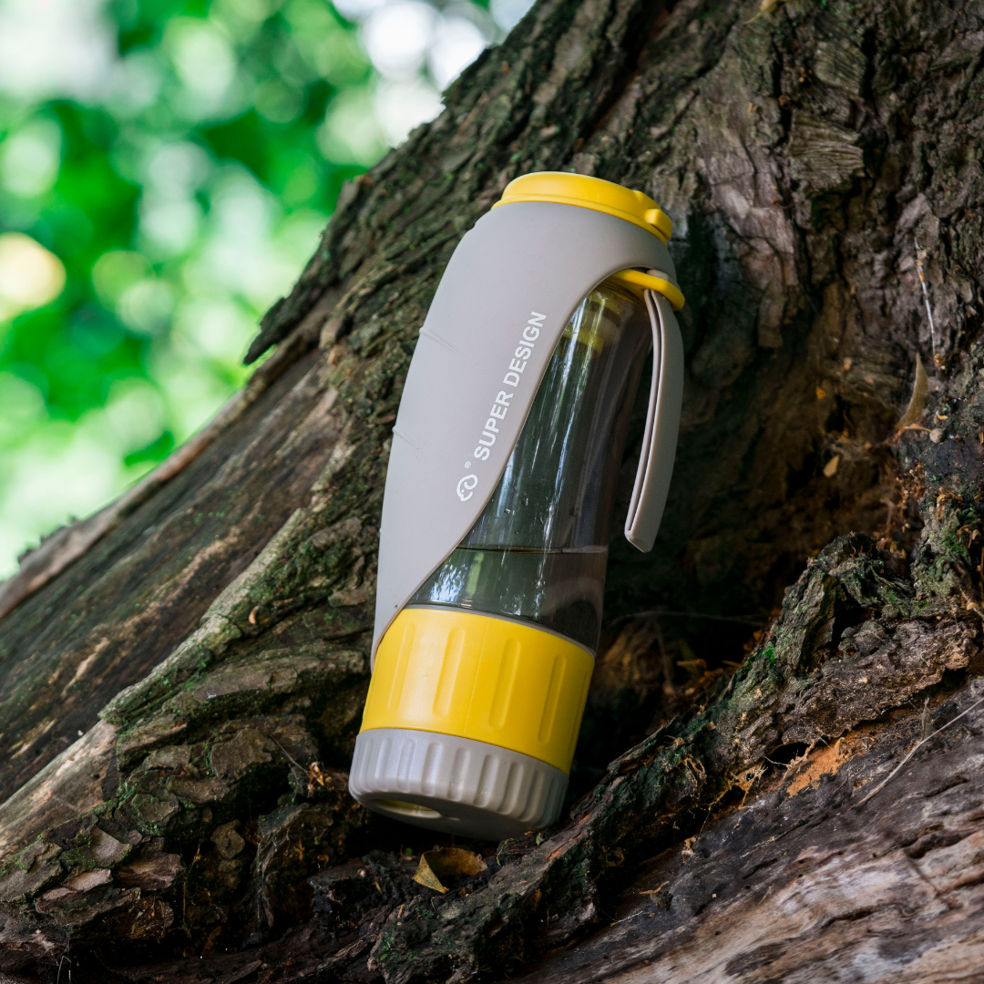 Hundeflasche mit aufklappbarem Napf