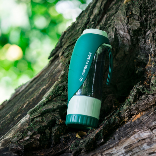 Hundeflasche mit aufklappbarem Napf